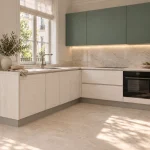 Suggestion d’ambiance avec la porte de cuisine à poignée intégrée chêne naturel effet bois